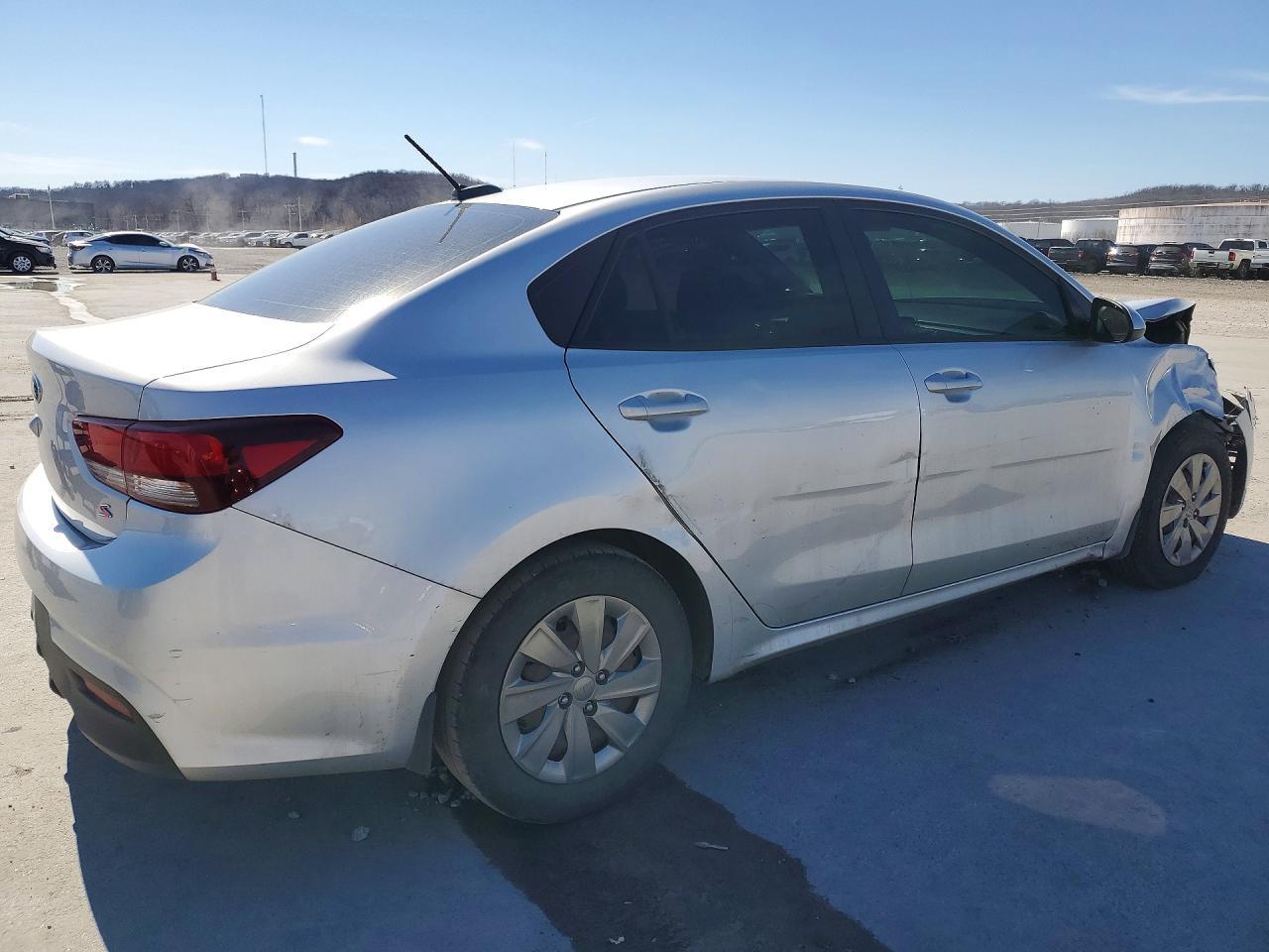 2020 Kia Rio Lx - Фото 3
