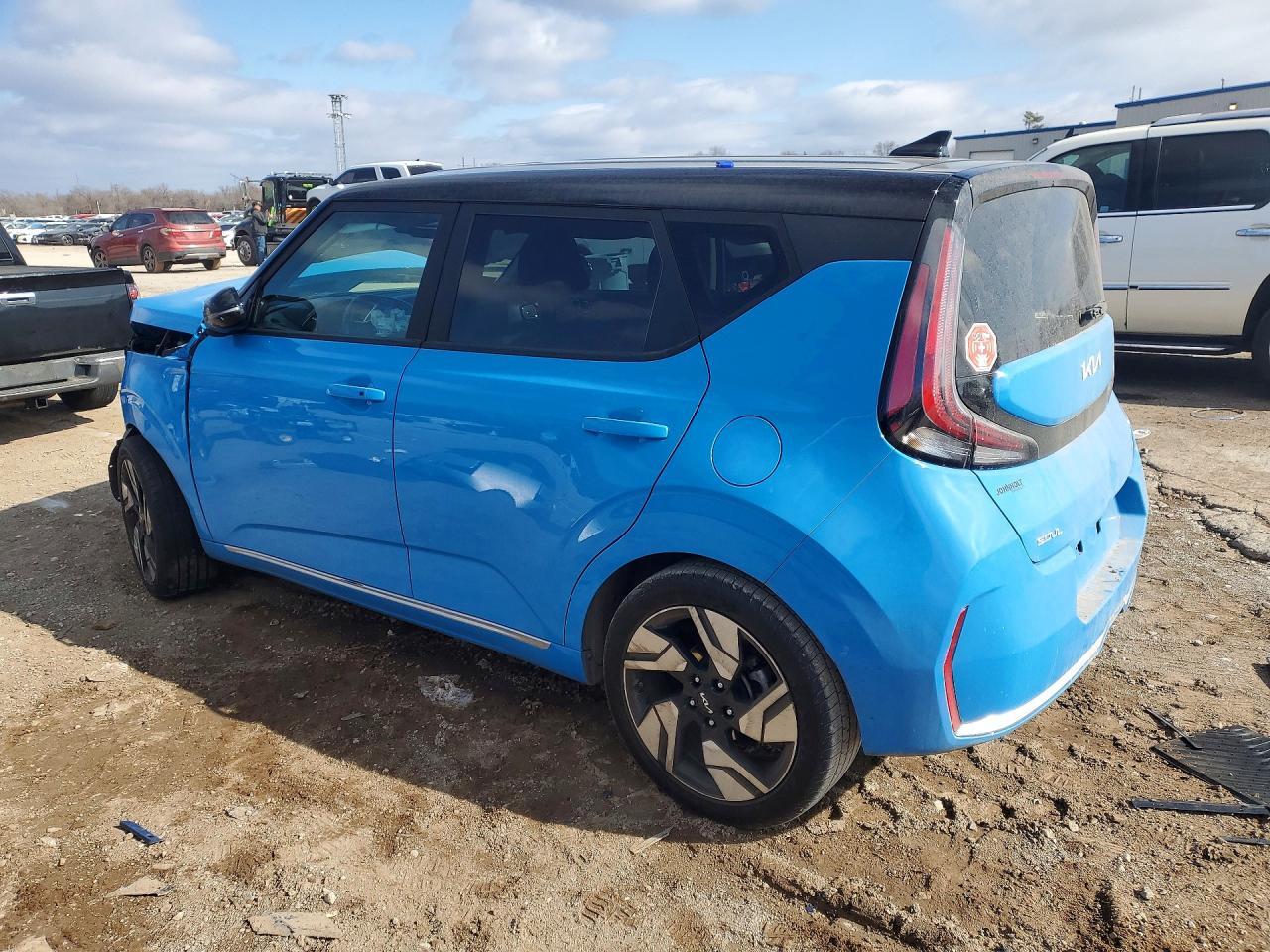 2023 Kia Soul Gt Line - Image 2