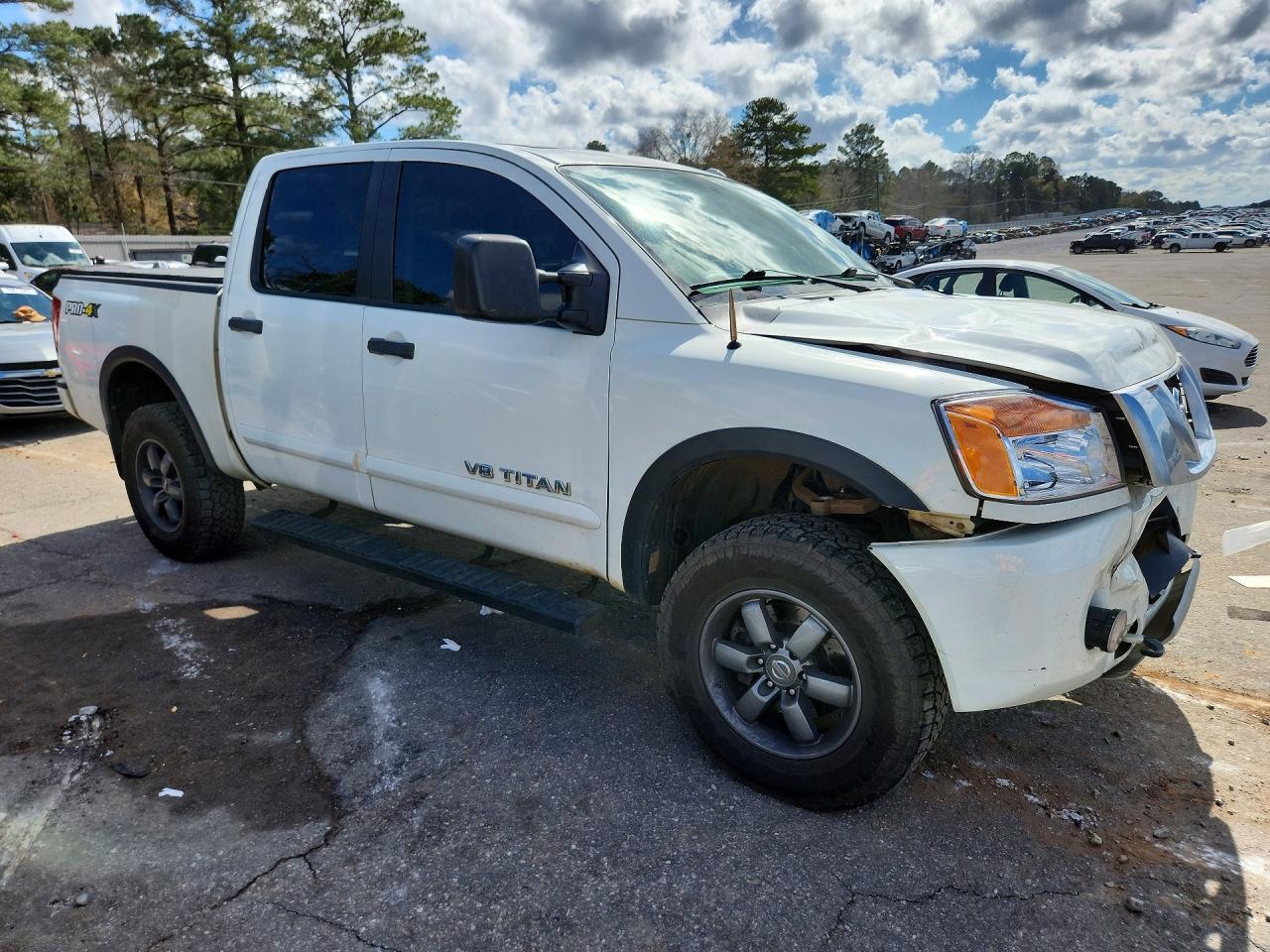 2015 Nissan Titan S - Фото 4