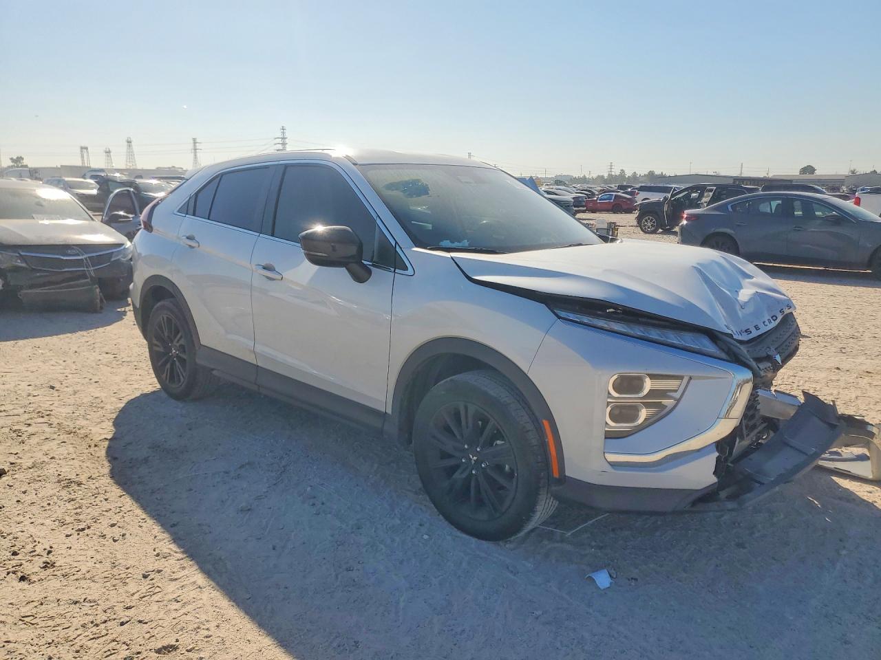 2023 Mitsubishi Eclipse Cross Le - Image 4
