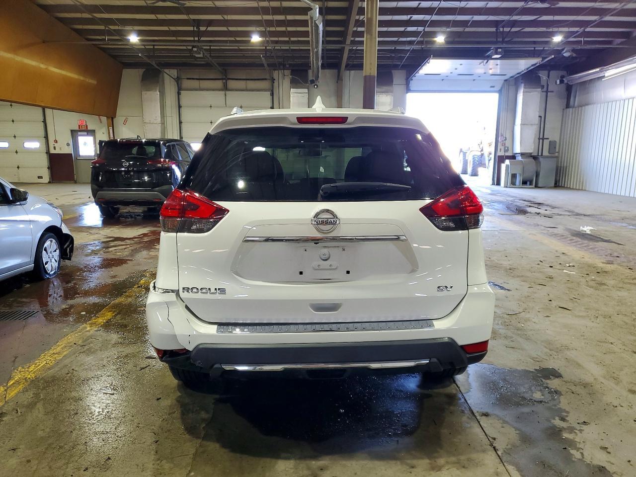 2017 Nissan Rogue Sv - Image 6