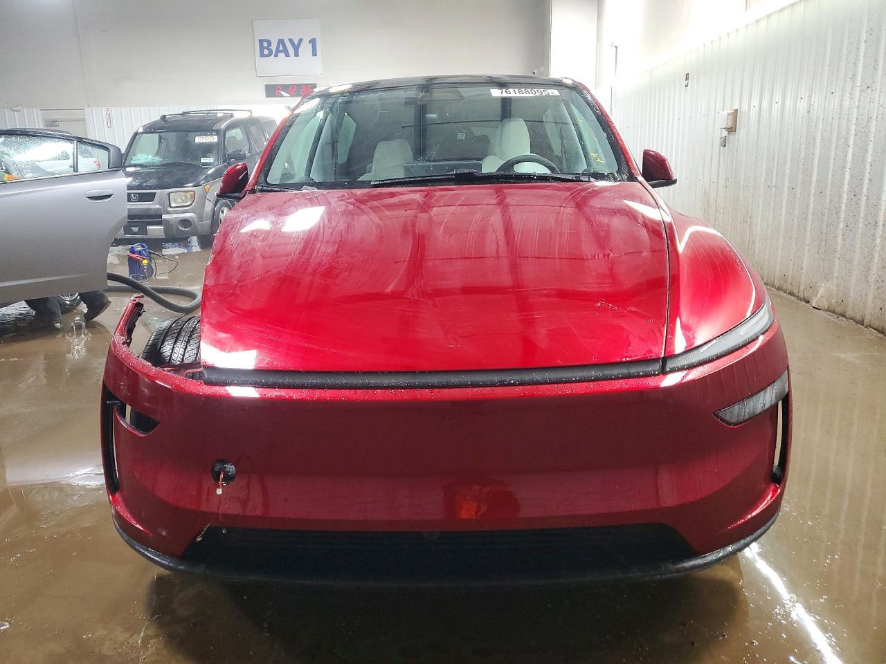 2026 Tesla Model Y - Фото 5