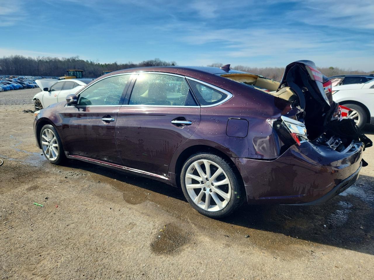 2013 Toyota Avalon Limited - Image 2