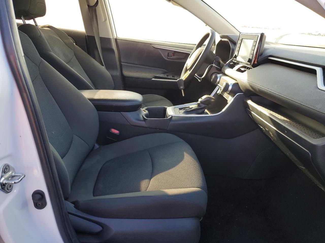 2022 Toyota Rav4 Le - Фото 7