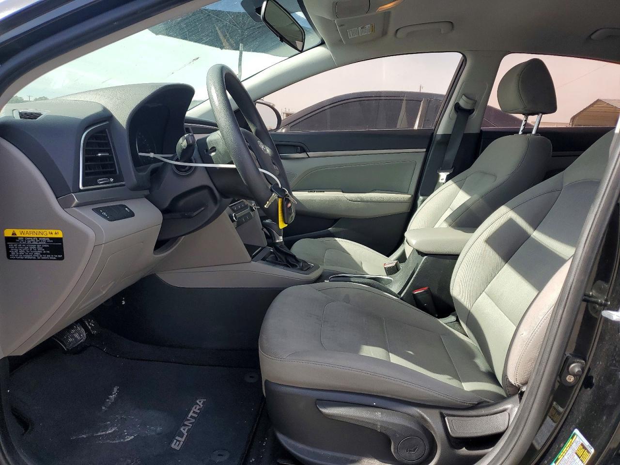 2017 Hyundai Elantra - Image 7