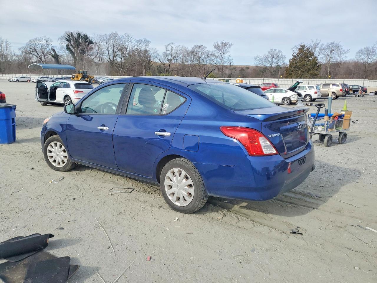 2018 Nissan Versa Sv - Фото 2