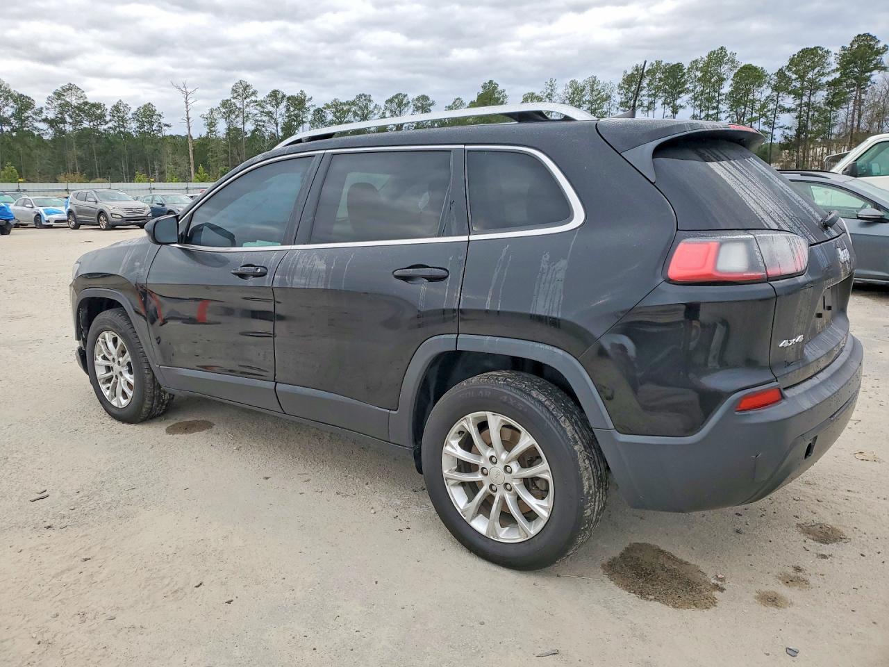 2019 Jeep Cherokee Latitude - Фото 2