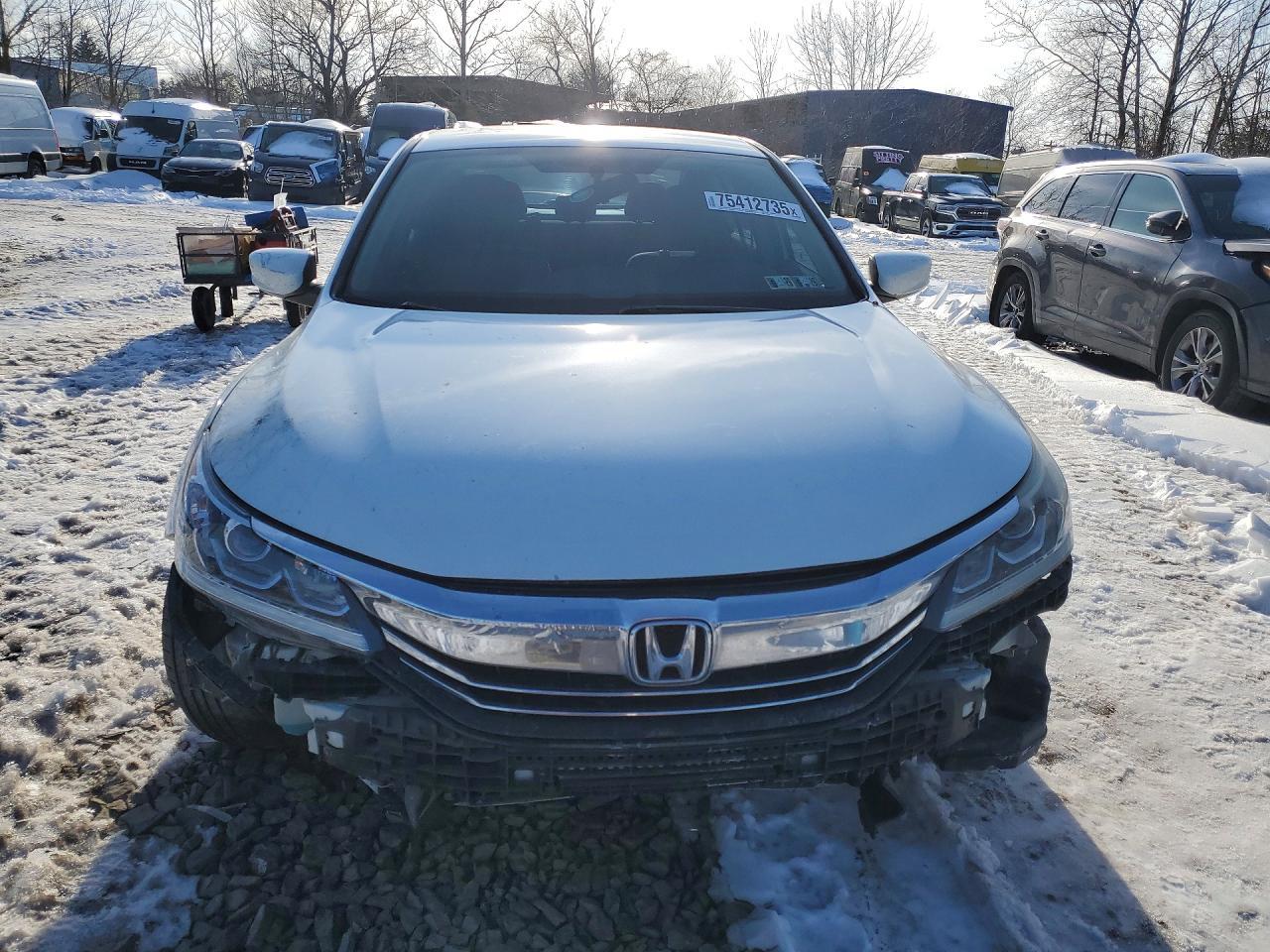 2017 Honda Accord Lx - Фото 5