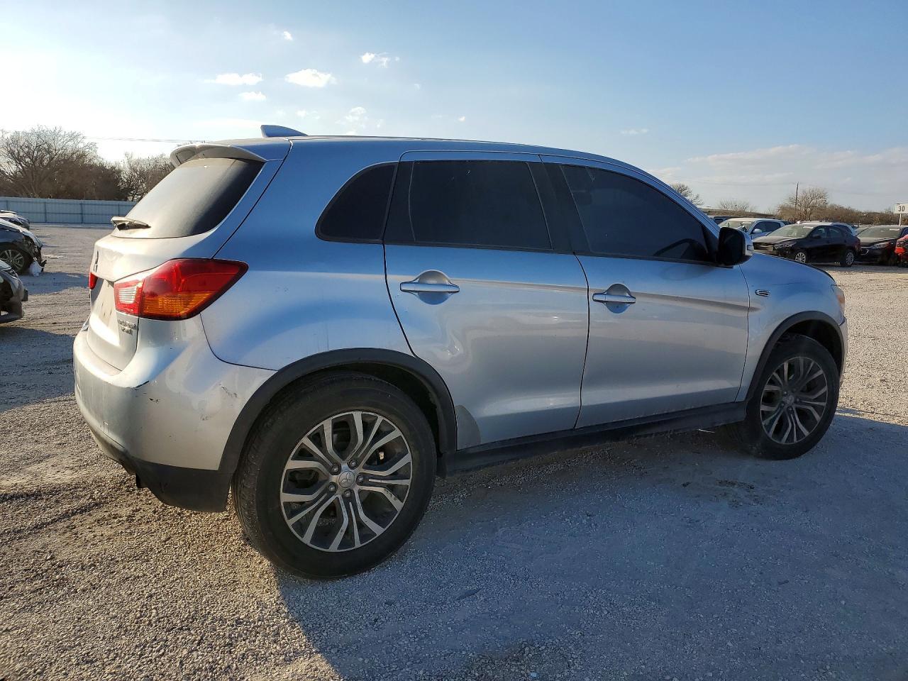 2017 Mitsubishi Outlander Sport Es - Фото 3