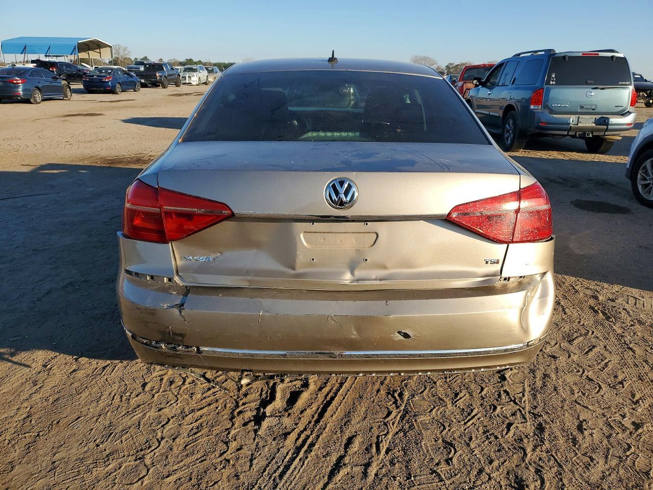 2016 Volkswagen Passat S - Фото 6