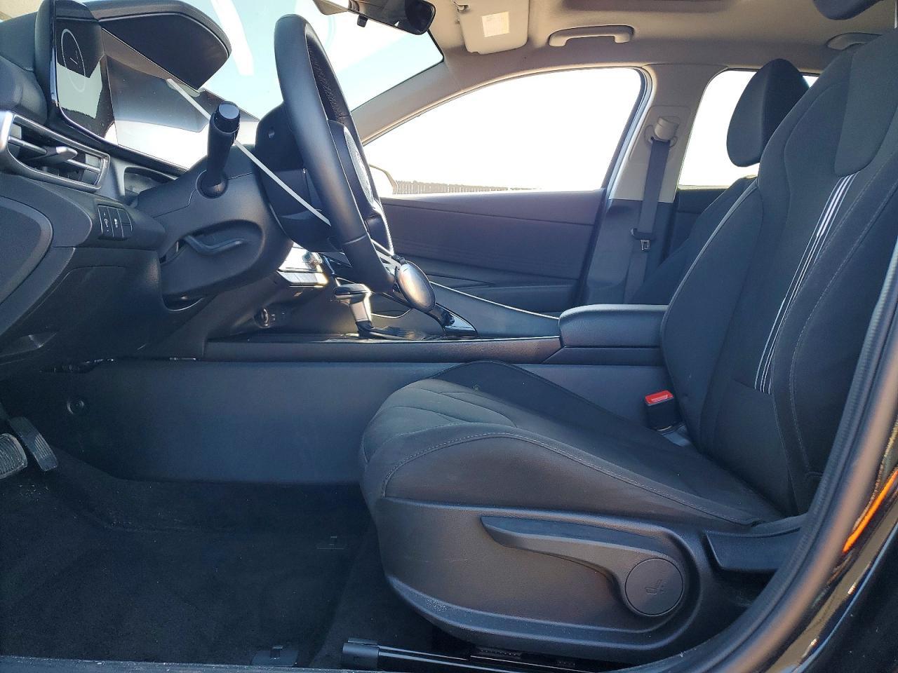 2025 Hyundai Elantra Sel - Фото 7