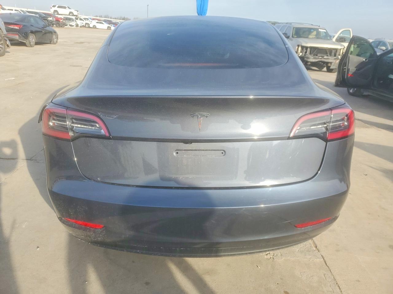 2023 Tesla Model 3 - Фото 6