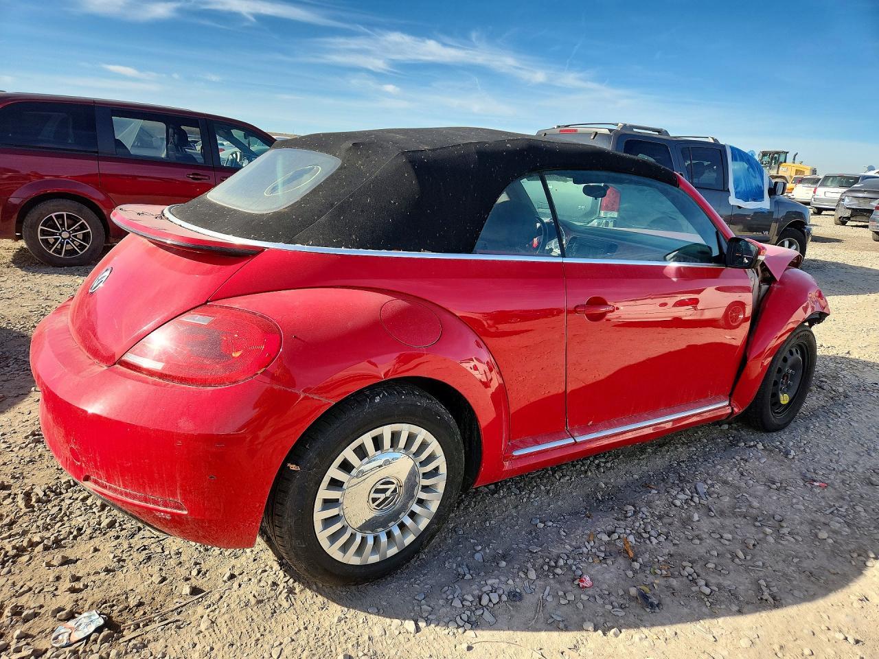 2015 Volkswagen Beetle 1.8T - Фото 3