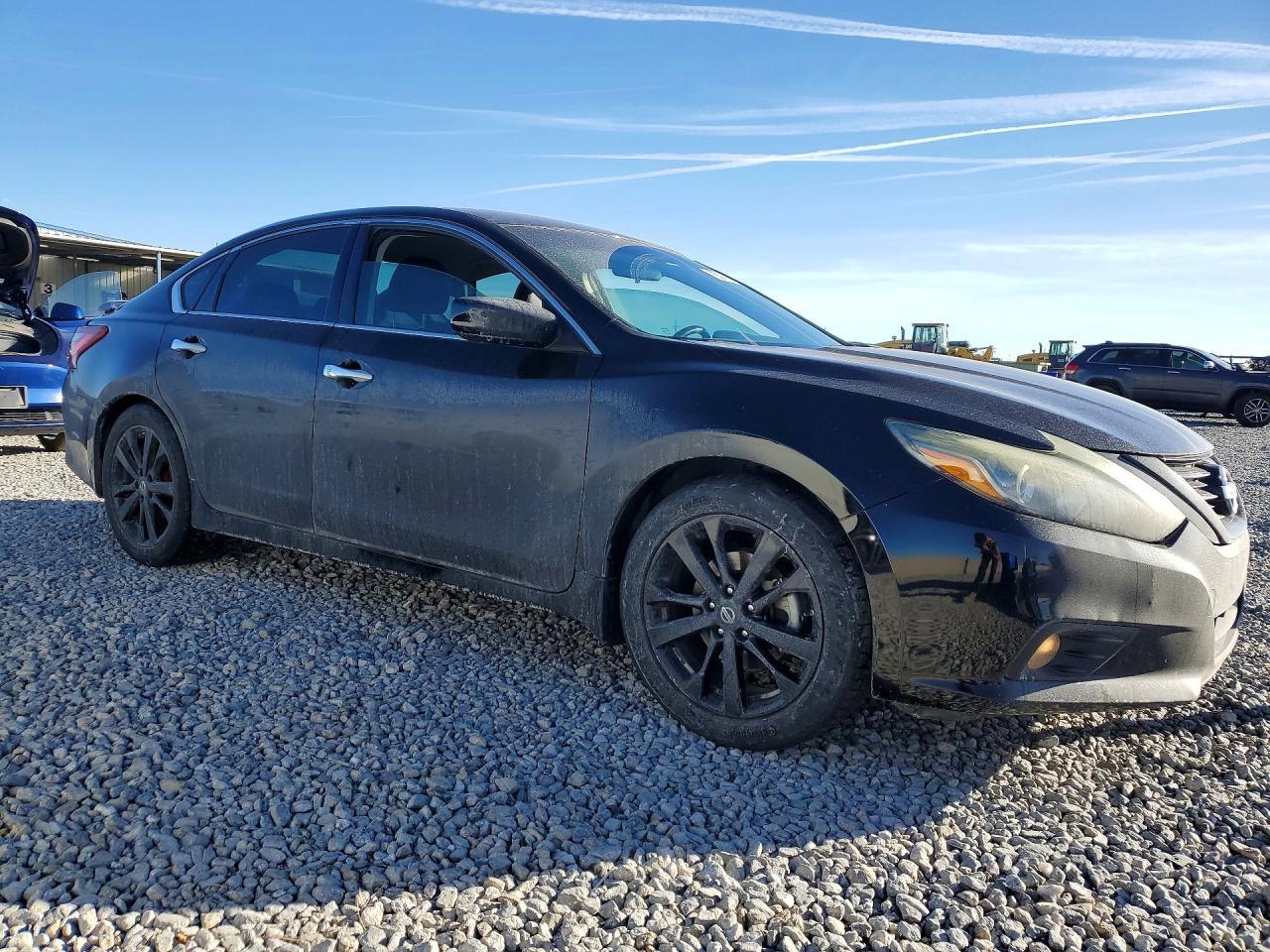 2018 Nissan Altima 2.5 - Image 4