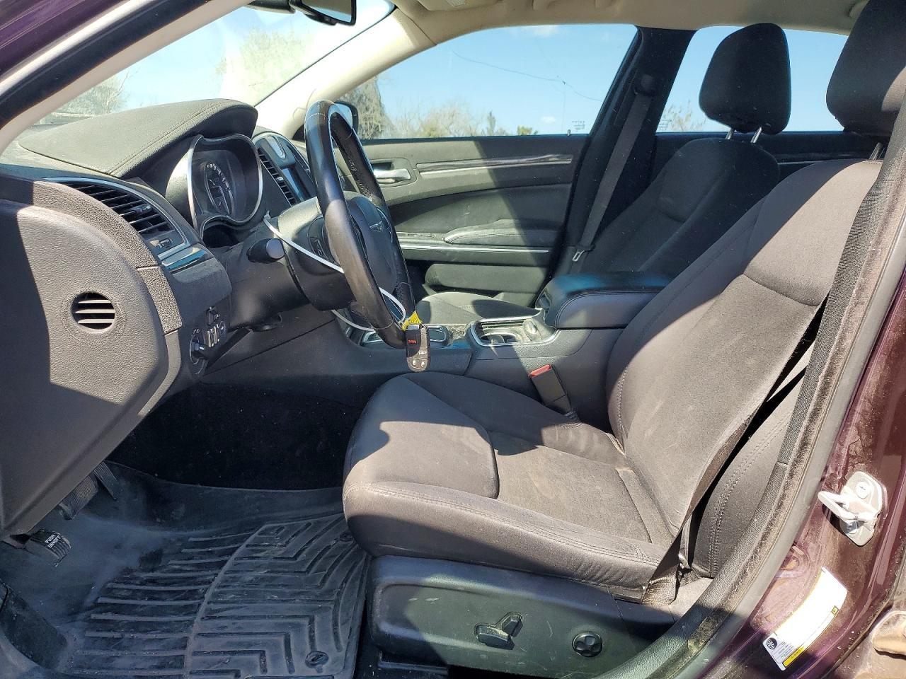 2020 Chrysler 300 Touring - Image 7