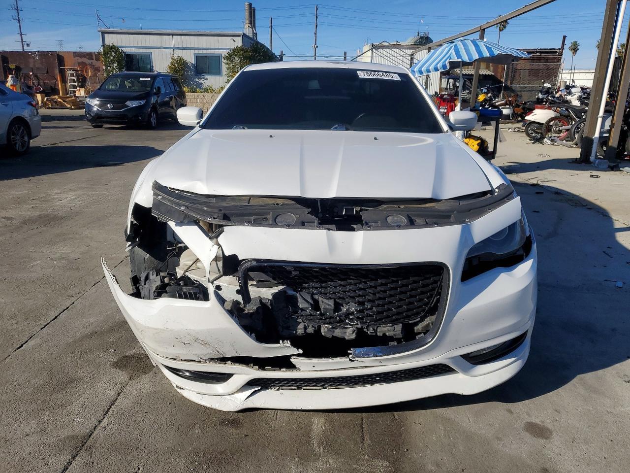 2017 Chrysler 300 S - Image 5