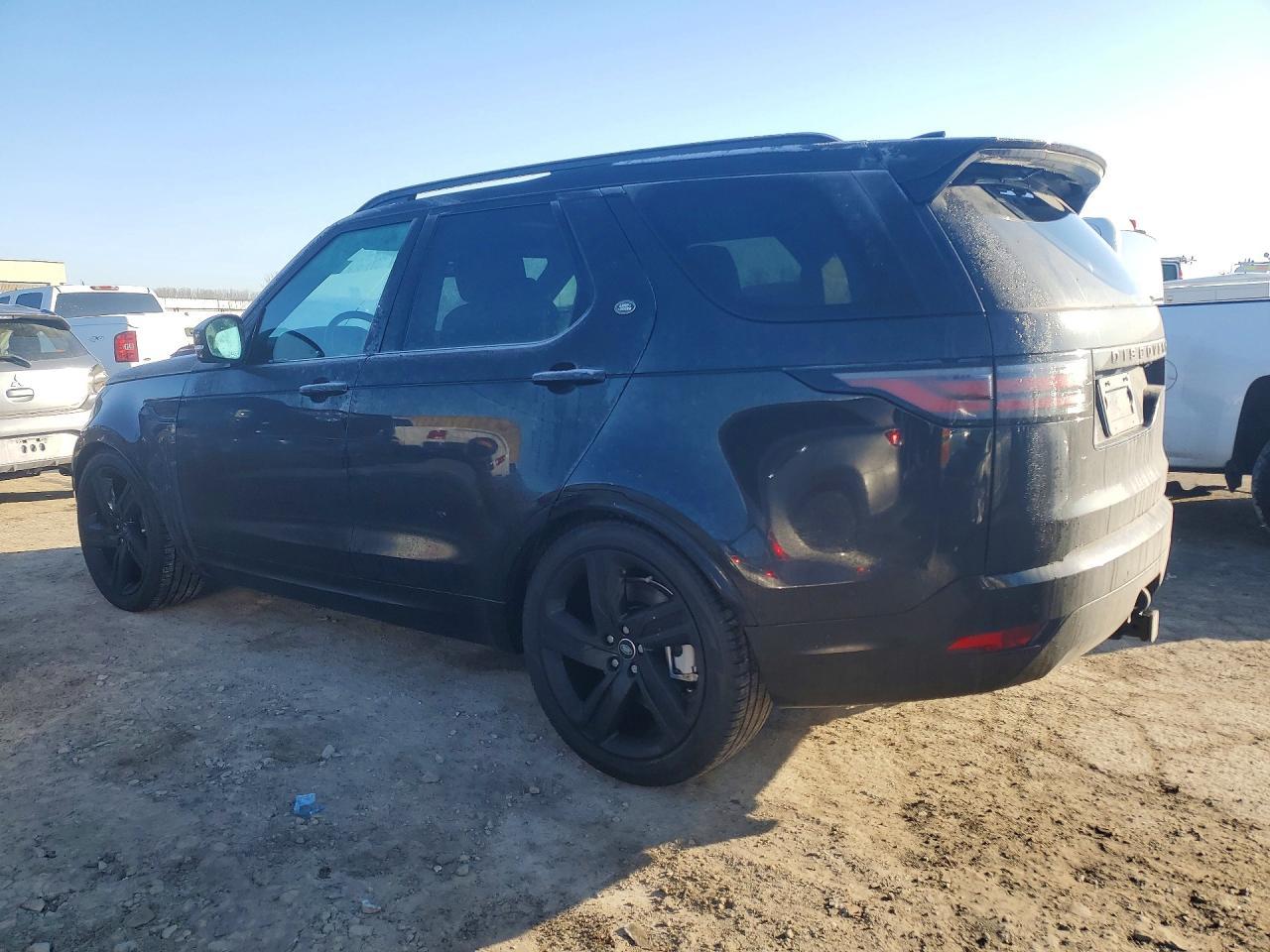 2025 Land Rover Discovery Dynamic Se - Image 2