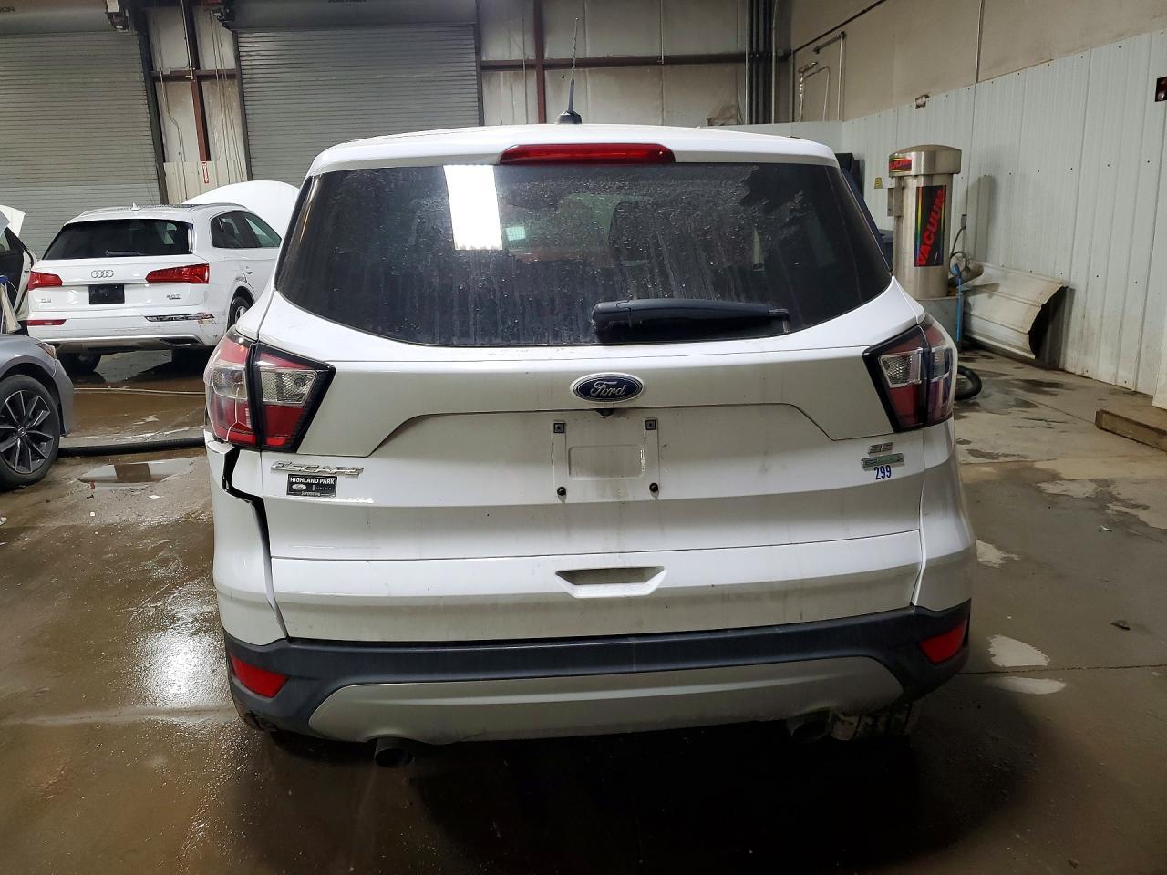 2017 Ford Escape Se - Фото 6