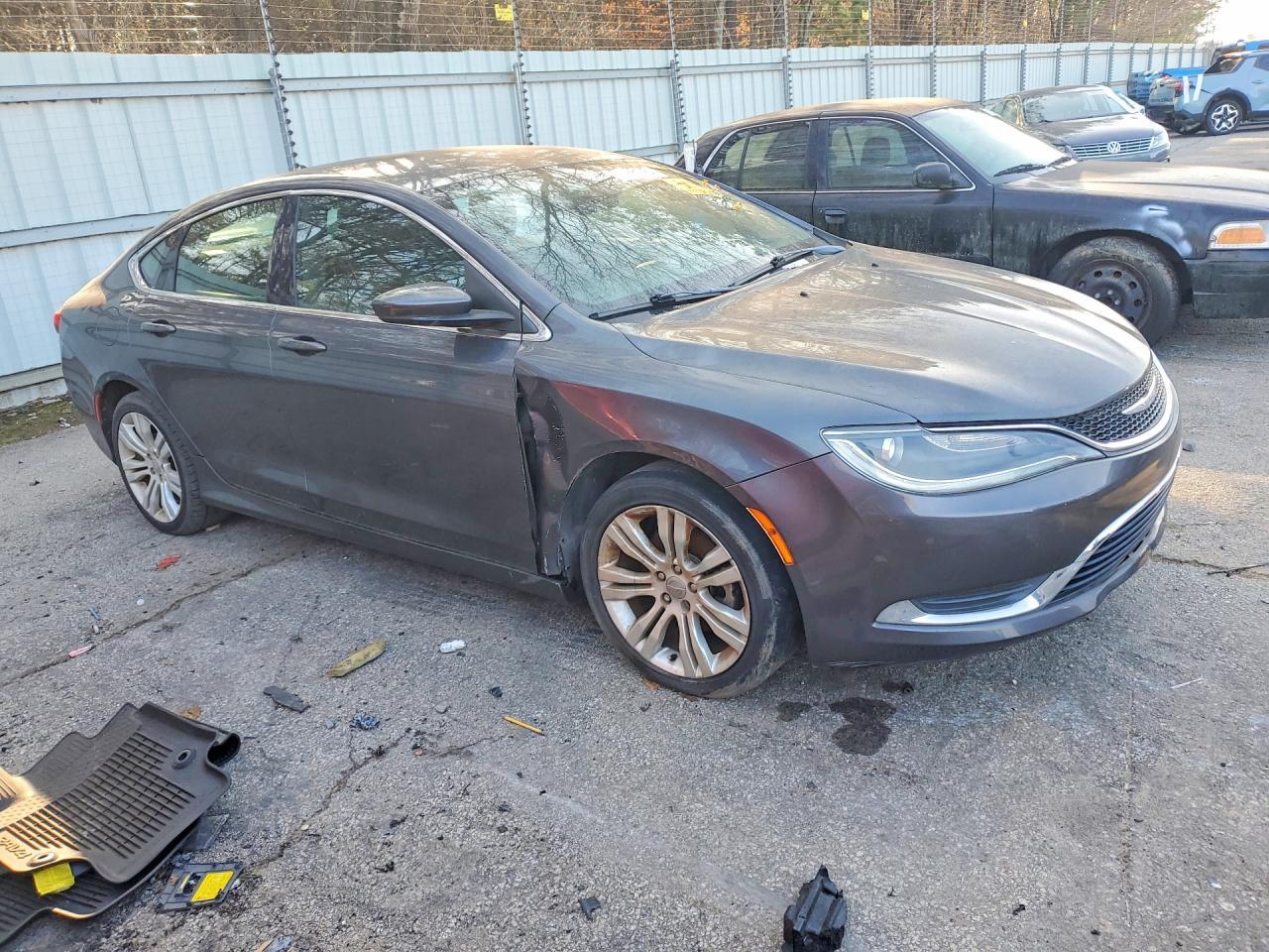 2015 Chrysler 200 Limited - Фото 4