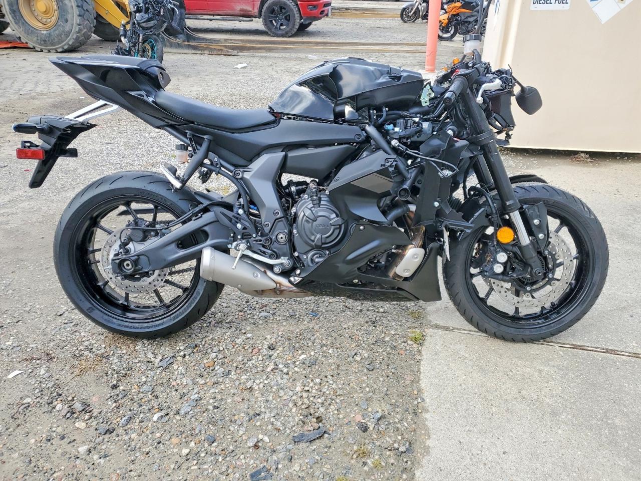 2025 Yamaha Yzfr7