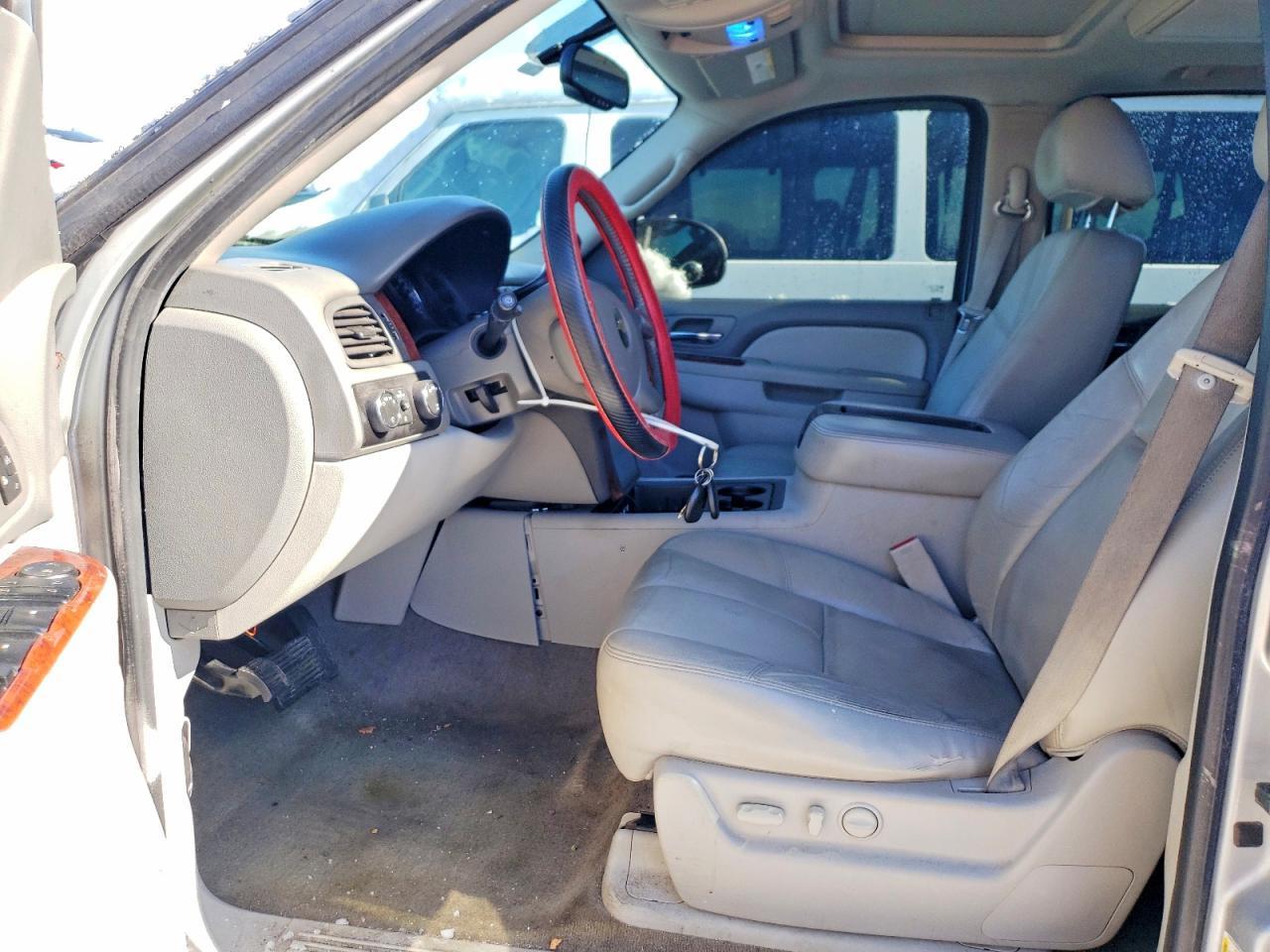 2012 Chevrolet Suburban K1500 Lt - Image 7