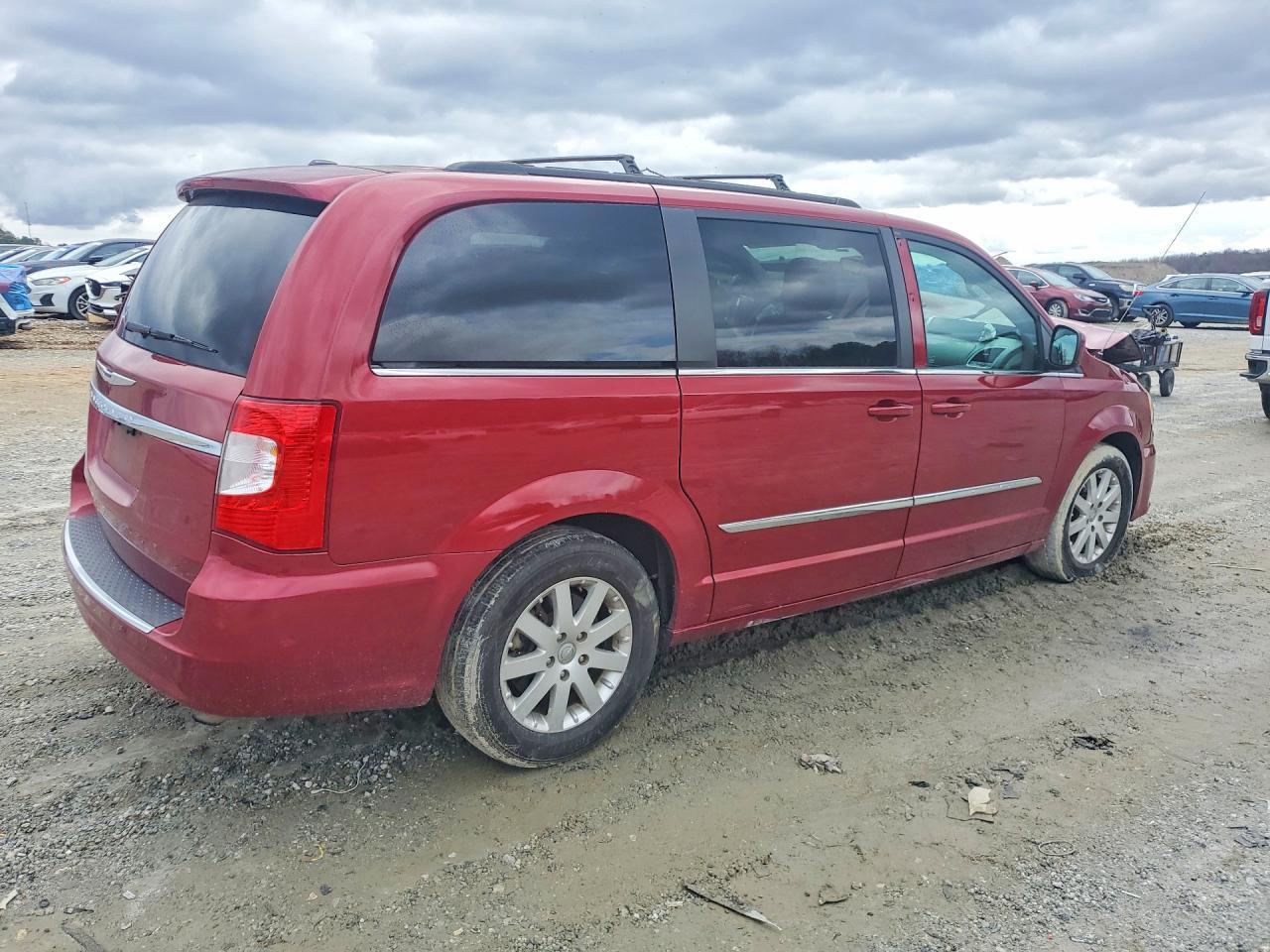 2015 Chrysler Town & Country Touring - Фото 3