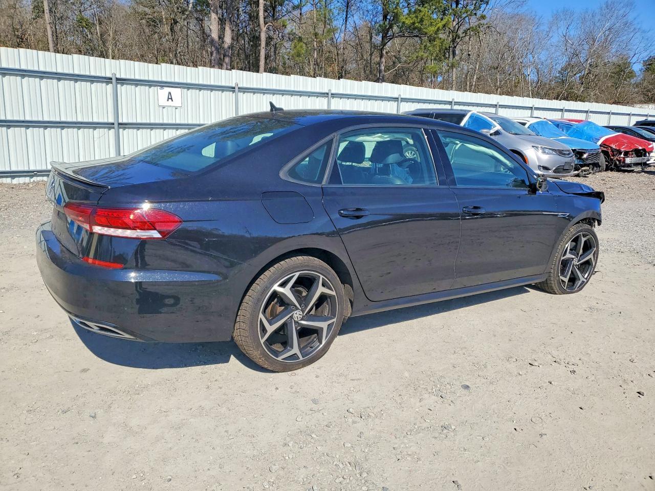 2021 Volkswagen Passat R-Line - Фото 3