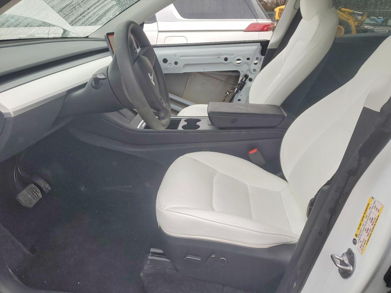 2023 Tesla Model Y - Image 7