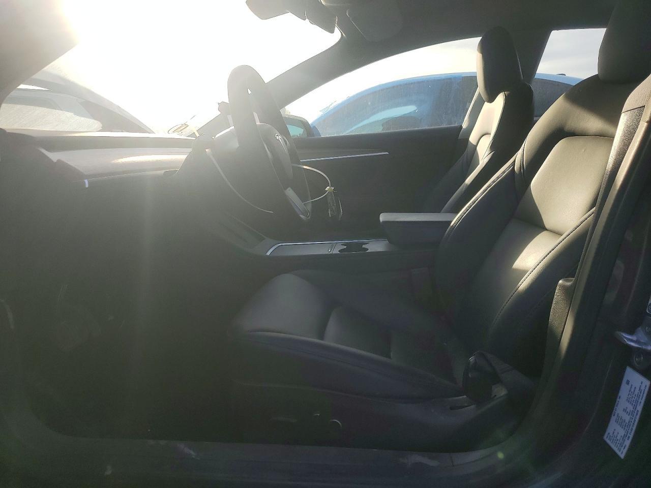 2022 Tesla Model 3 - Image 7