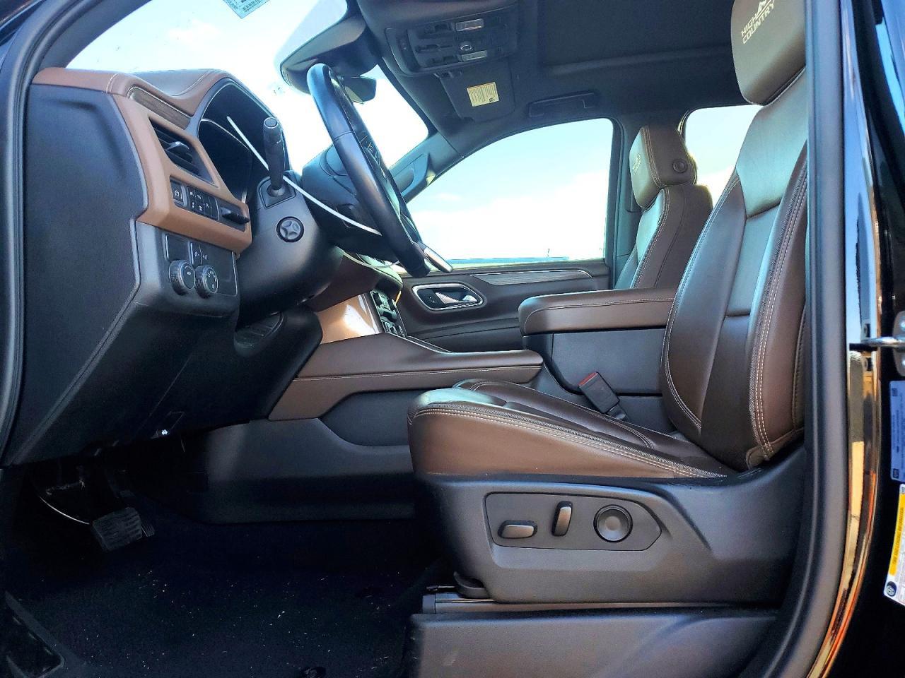 2023 Chevrolet Suburban 6.2L V8 High Country - Фото 7