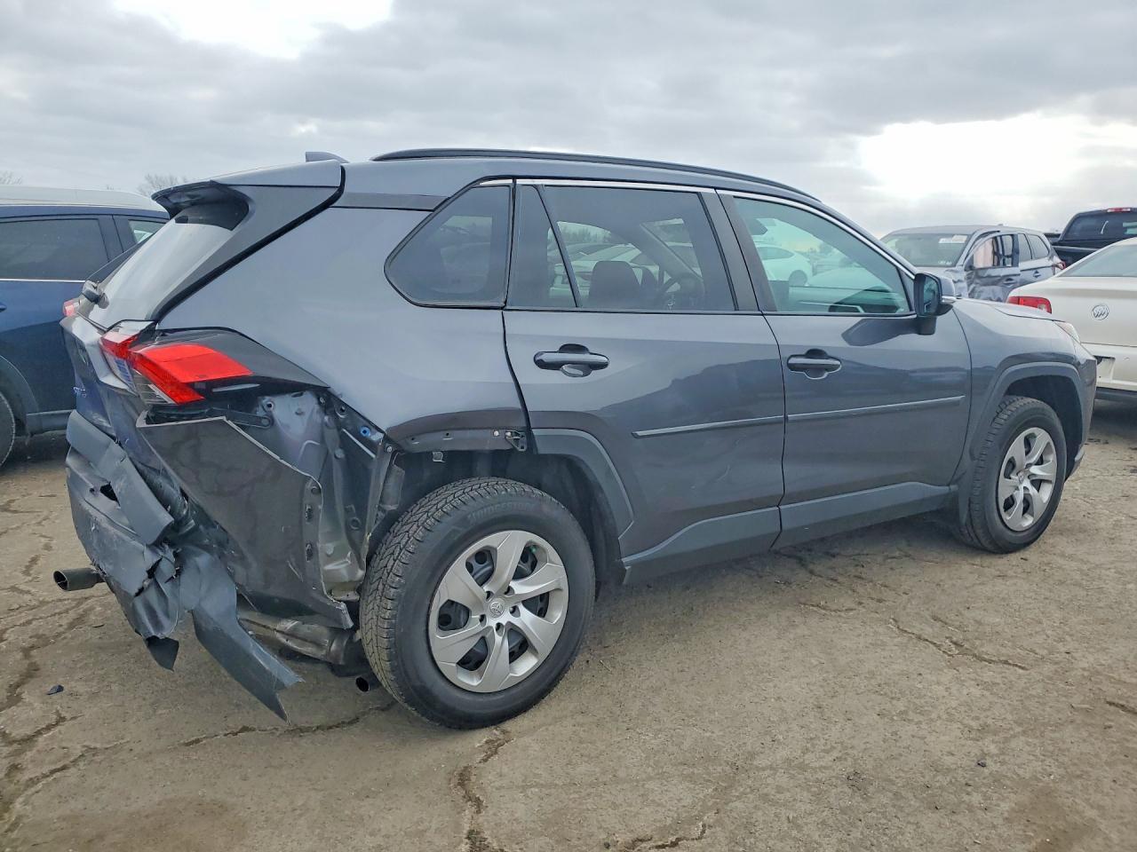 2021 Toyota Rav4 Le - Фото 3