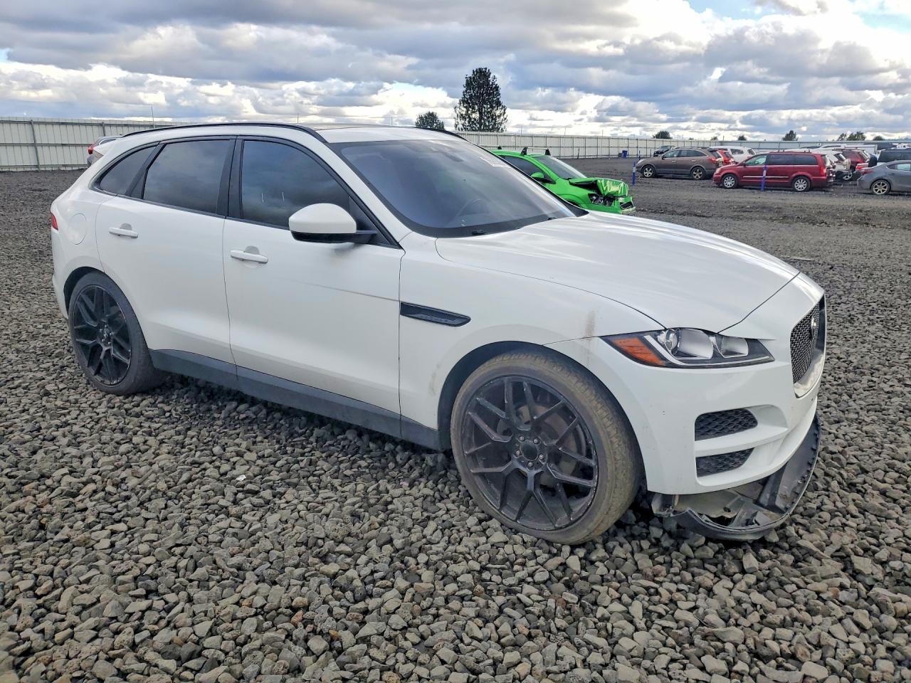 2017 Jaguar F-Pace Premium - Фото 4