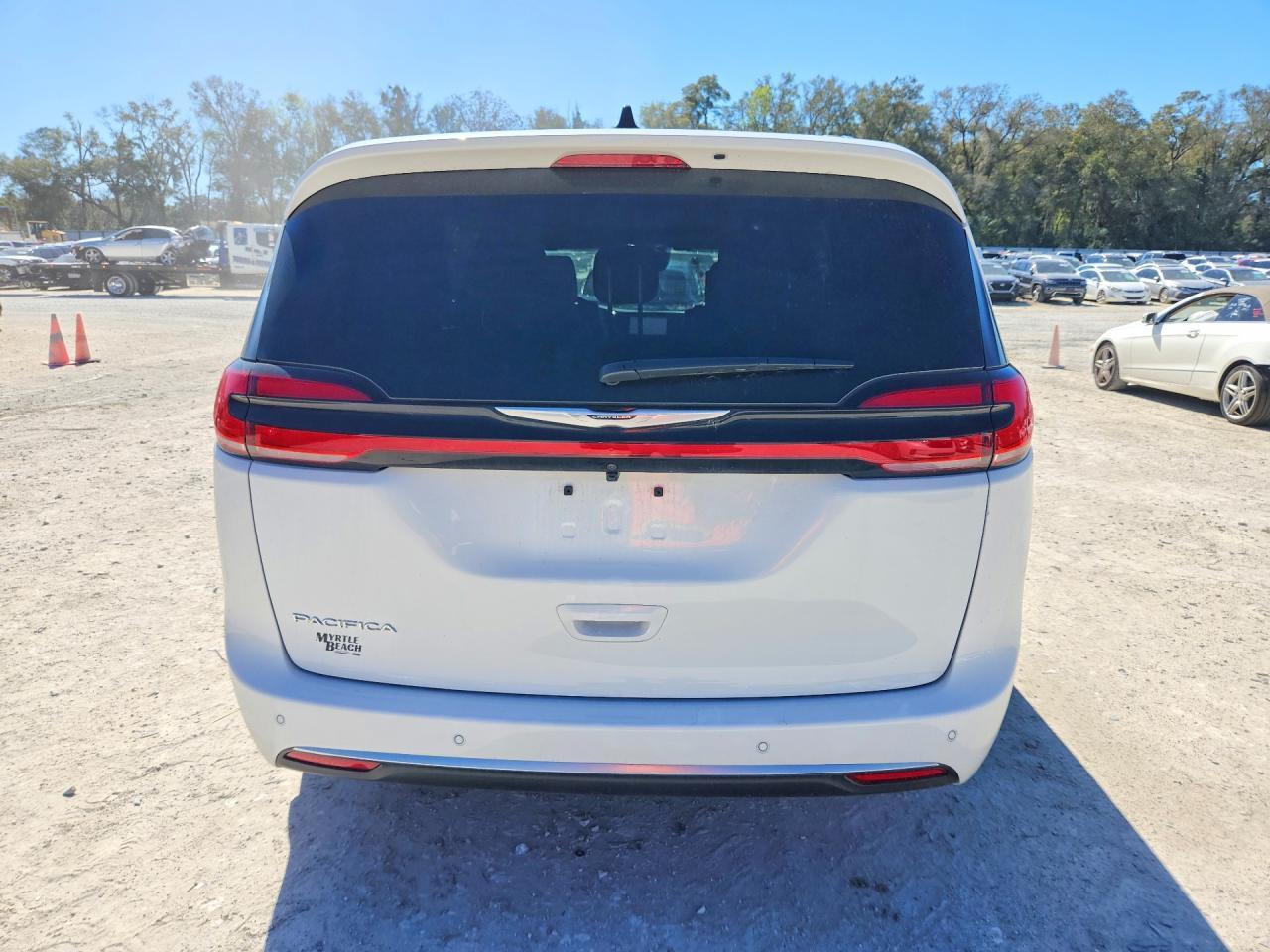 2026 Chrysler Pacifica Pinnacle - Image 6