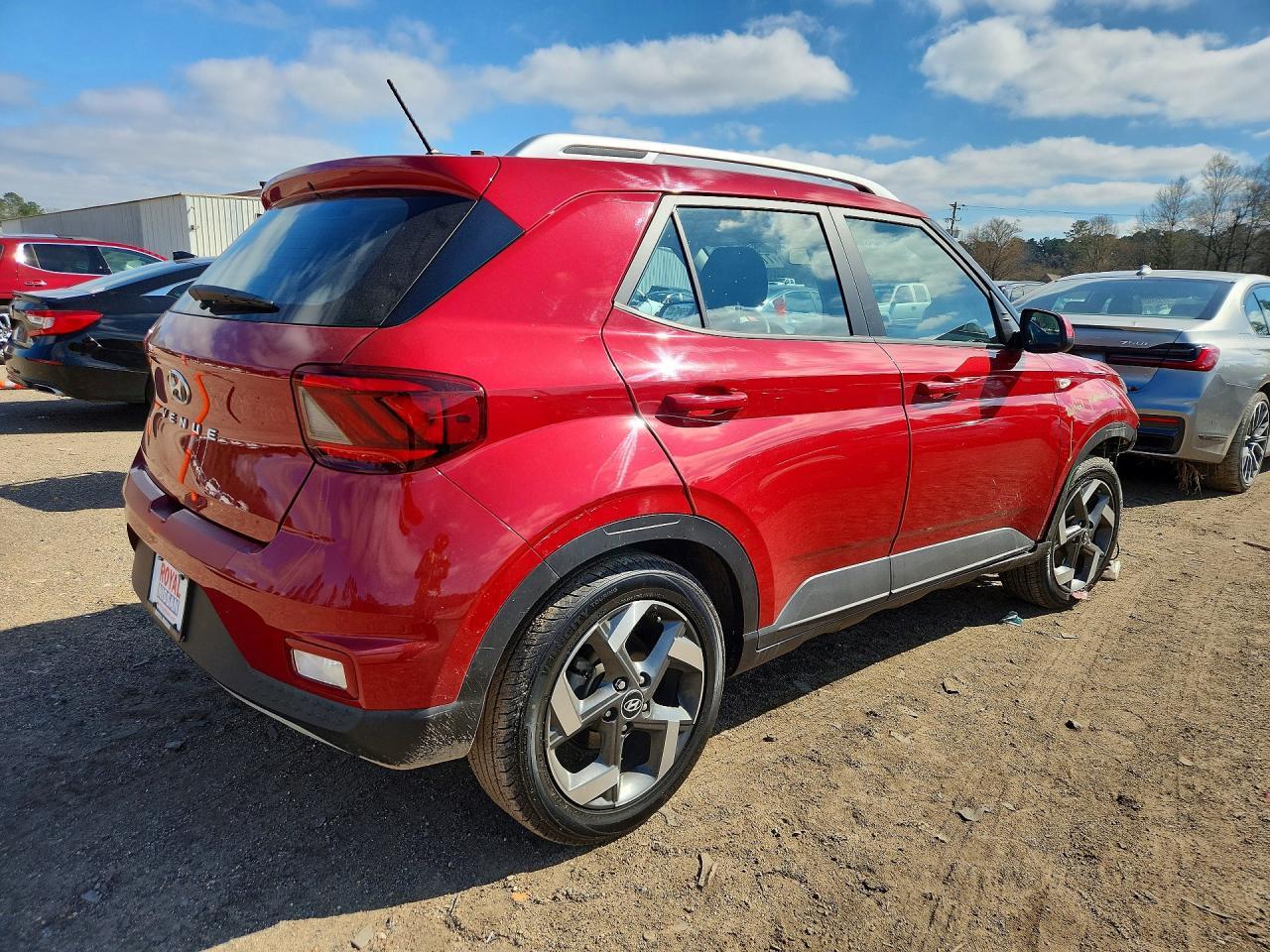 2023 Hyundai Venue Sel - Image 3