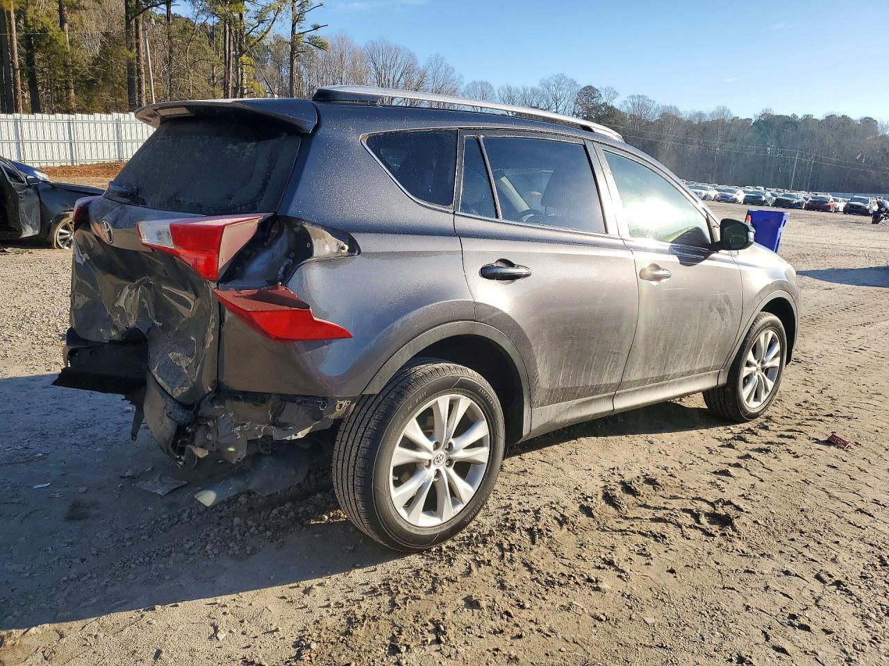 2014 Toyota Rav4 Le - Image 3