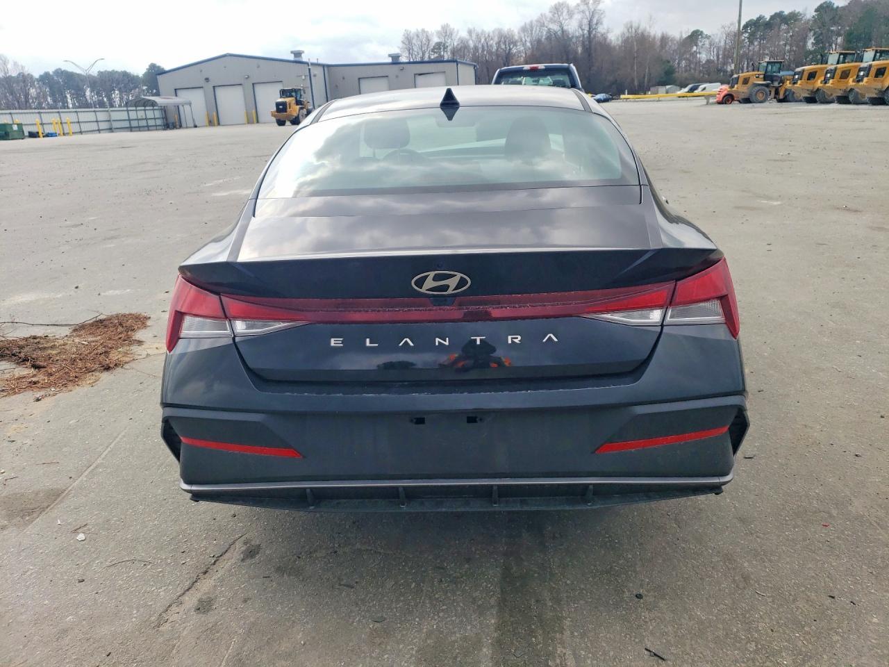 2026 Hyundai Elantra Se - Фото 6