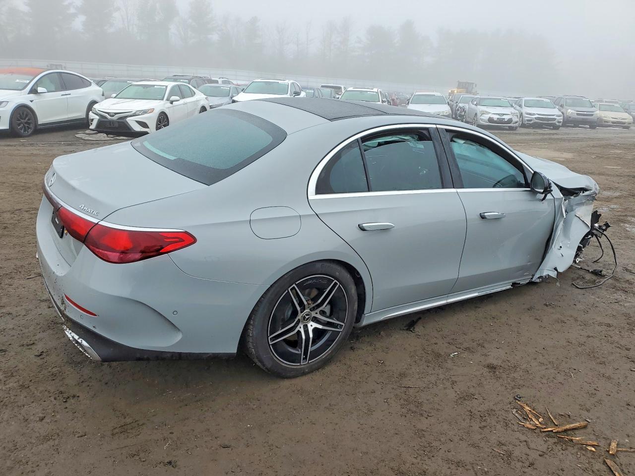 2026 Mercedes-Benz E 350 4Matic - Фото 3