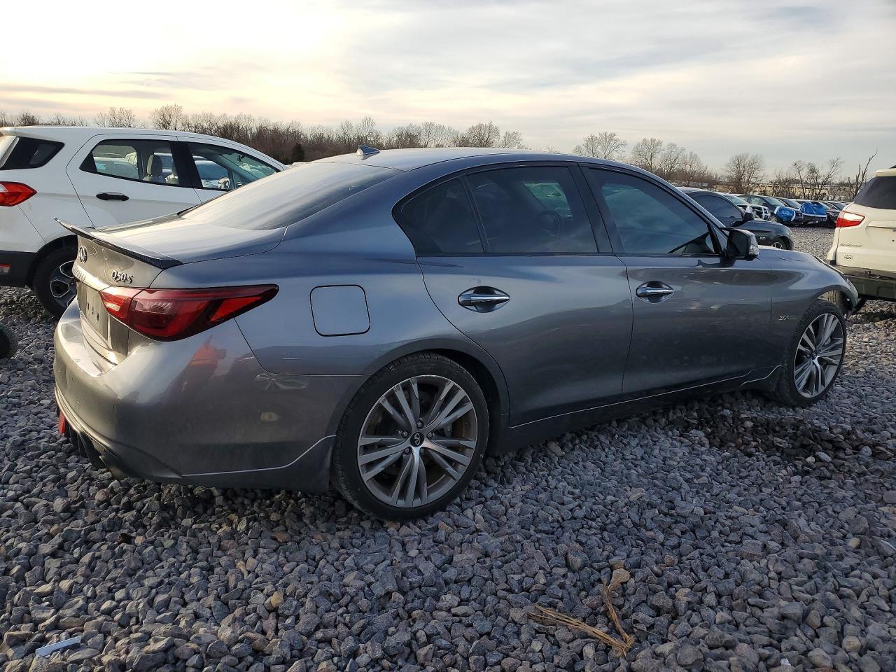 2018 Infiniti Q50 Luxe - Фото 3