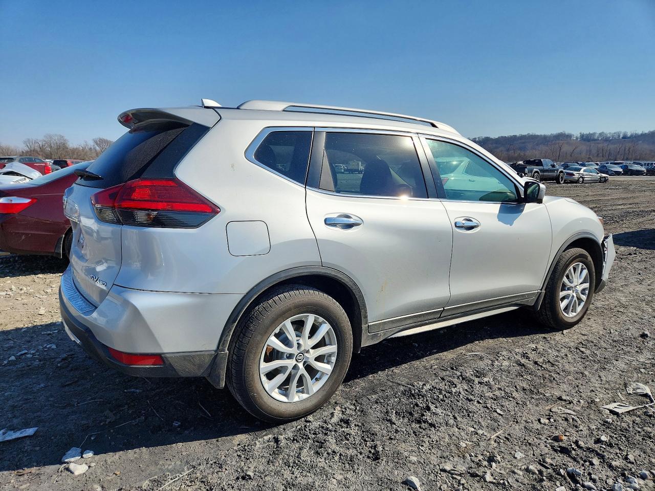 2017 Nissan Rogue Sv - Image 3