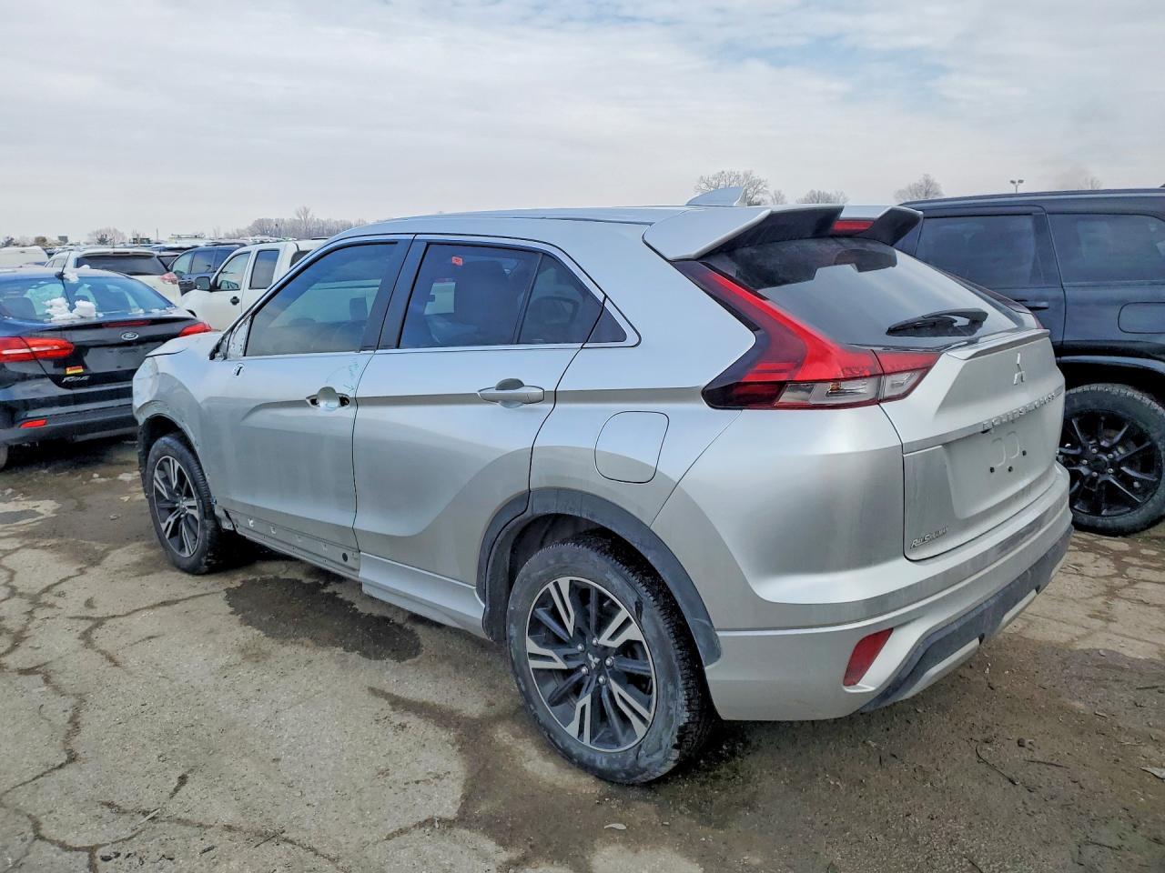 2024 Mitsubishi Eclipse Cross Se - Фото 2