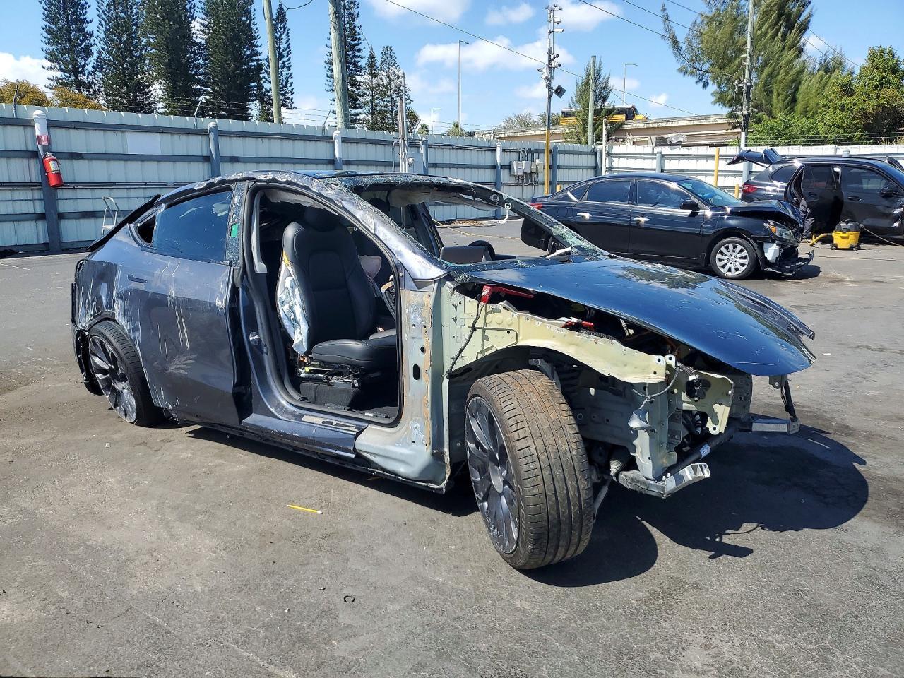 2022 Tesl Model Y - Фото 4