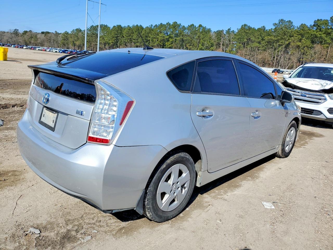 2011 Toyota Prius - Фото 3