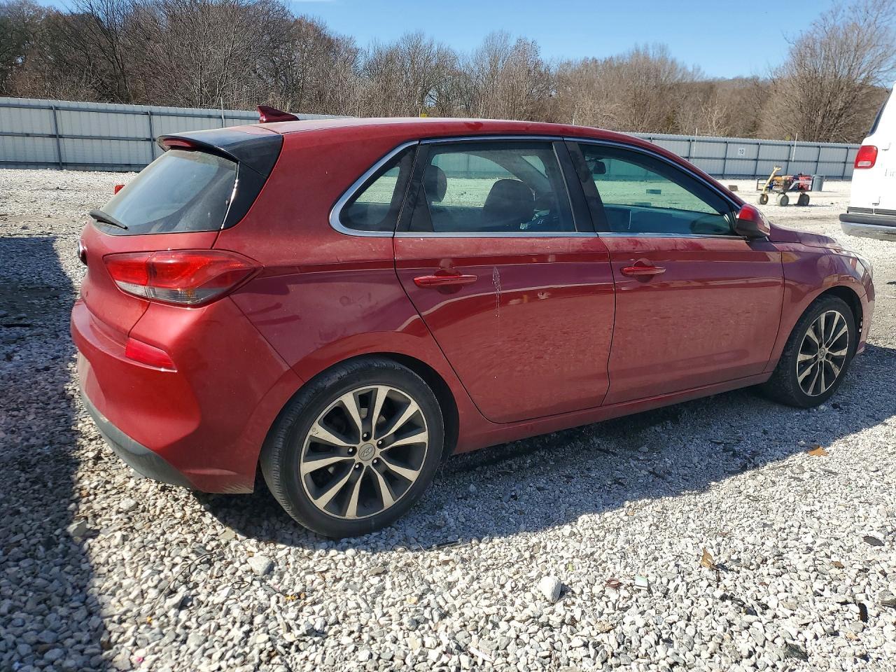 2018 Hyundai Elantra Gt Base - Image 3