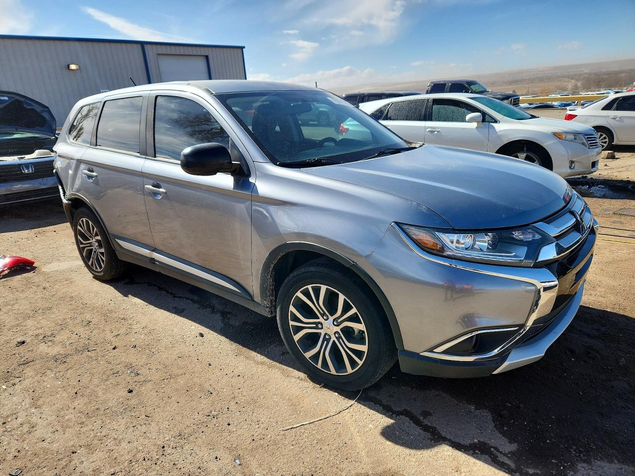 2016 Mitsubishi Outlander Es - Image 4