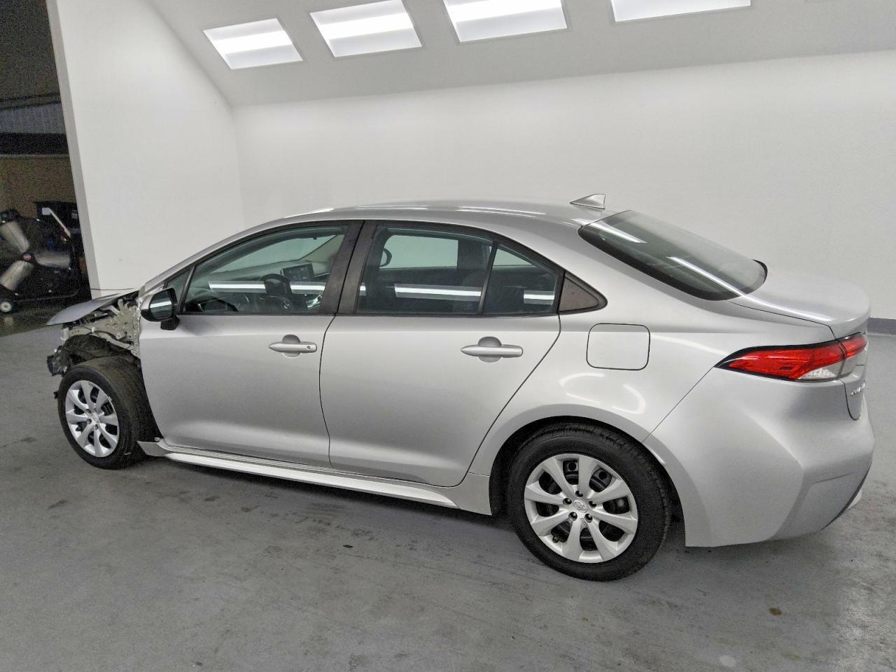 2021 Toyota Corolla Le - Image 2