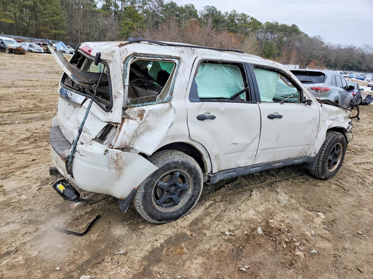 2012 Ford Escape Xls - Image 3