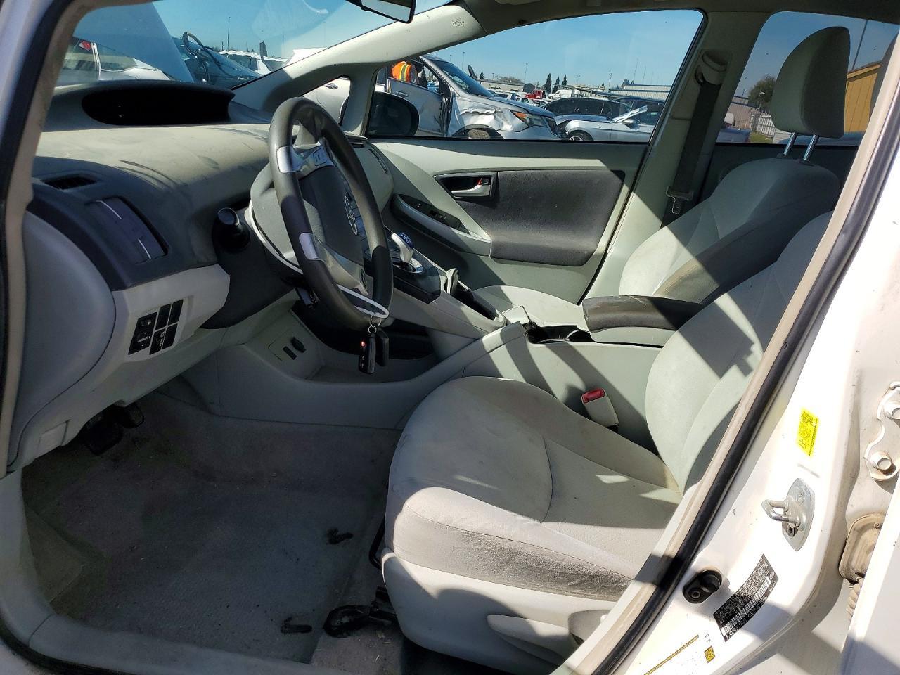 2010 Toyota Prius Iii - Фото 7
