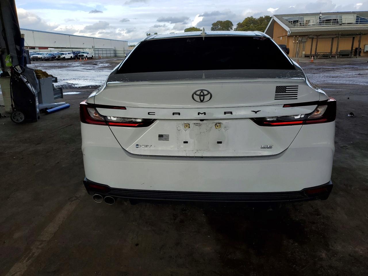 2025 Toyota Camry Xse - Image 6