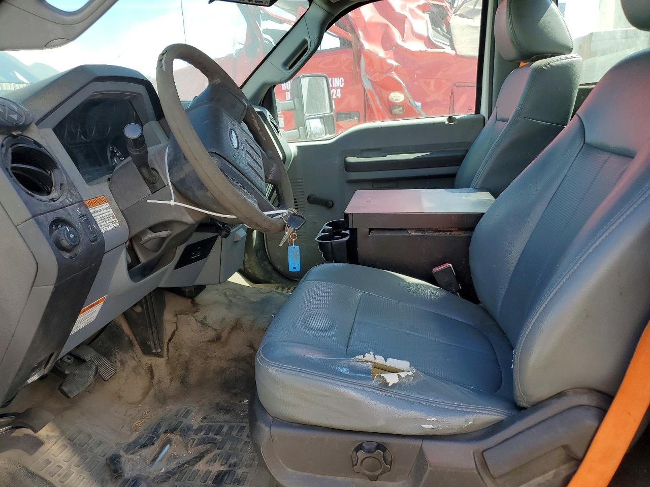 2015 Ford F450 Super Duty Bucket Truck - Image 7