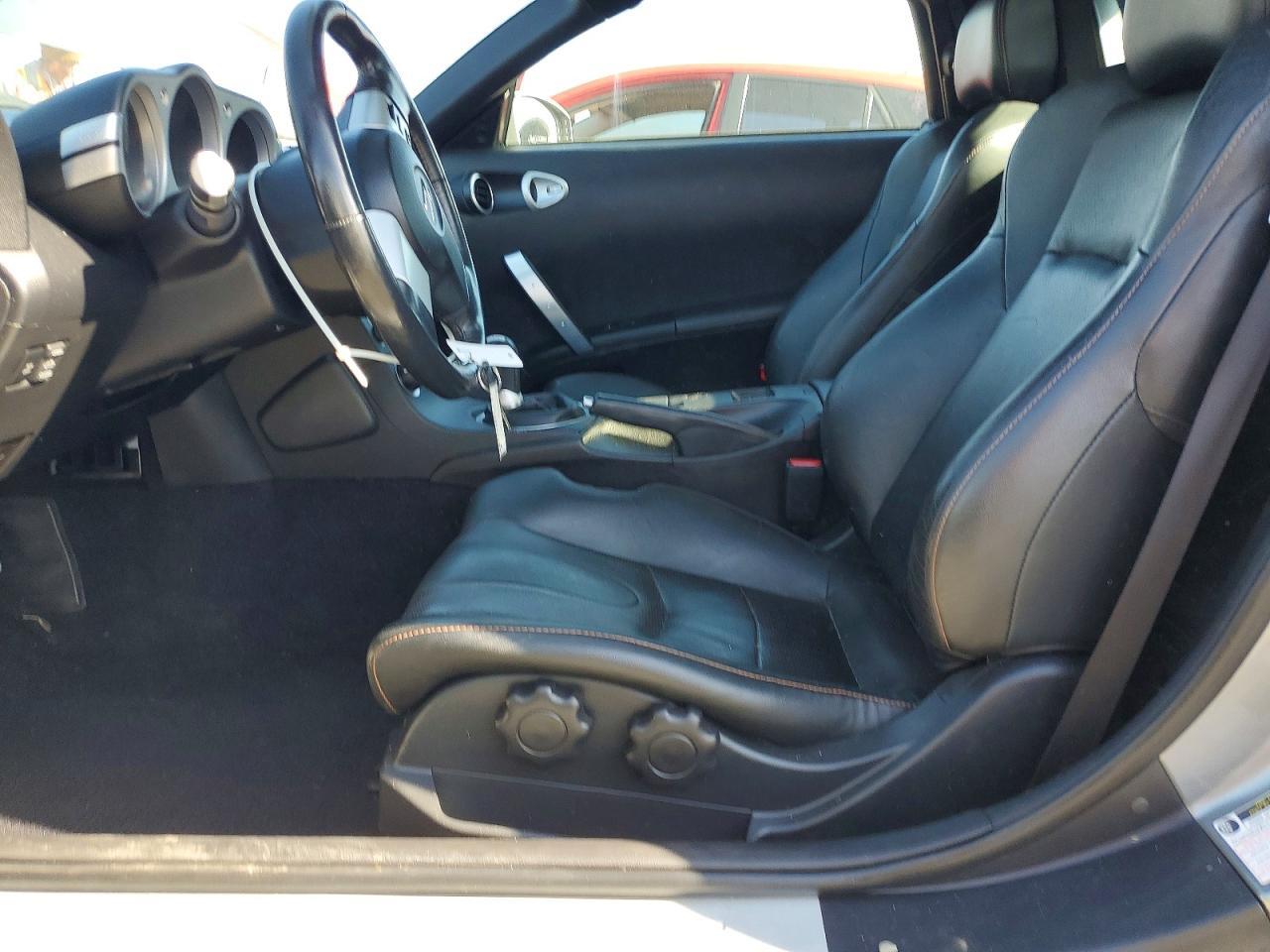 2004 Nissan 350Z Touring - Image 7